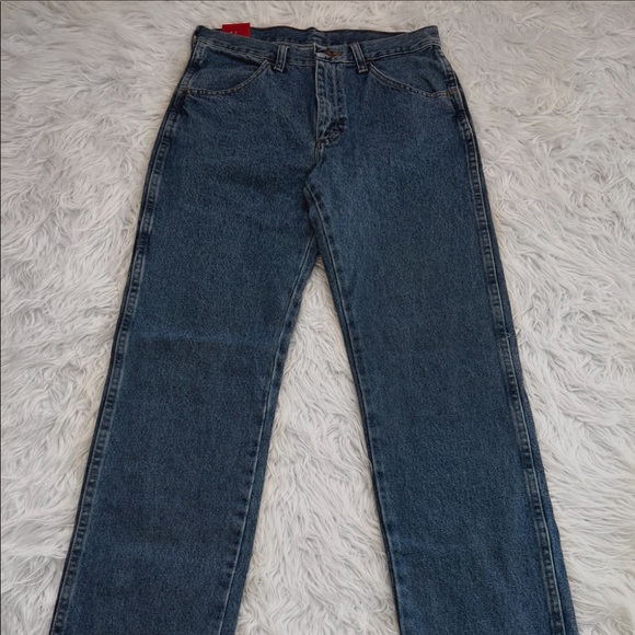 Rustler Regular Fit/Straight Leg Medium Washed Jeans - Picture 1 of 3